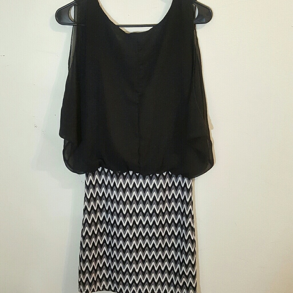 Black and white dress w/ design